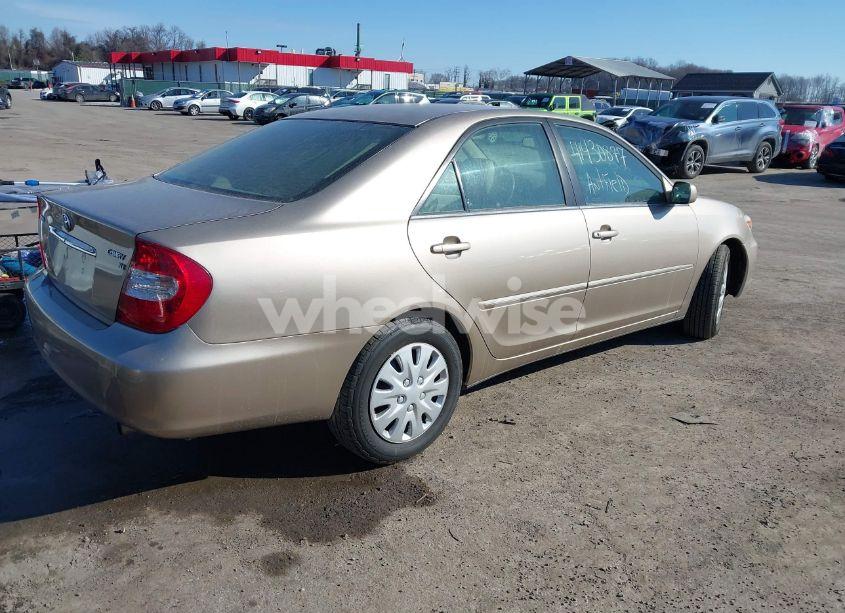 Photo 4 of 2002 Toyota Camry XLE (VIN 4T1BE30K42U104687)