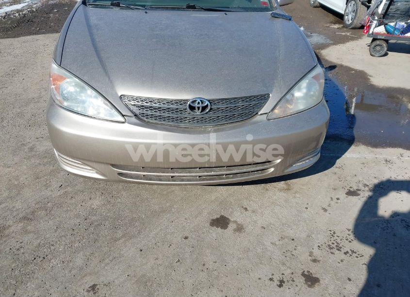Photo 6 of 2002 Toyota Camry XLE (VIN 4T1BE30K42U104687)
