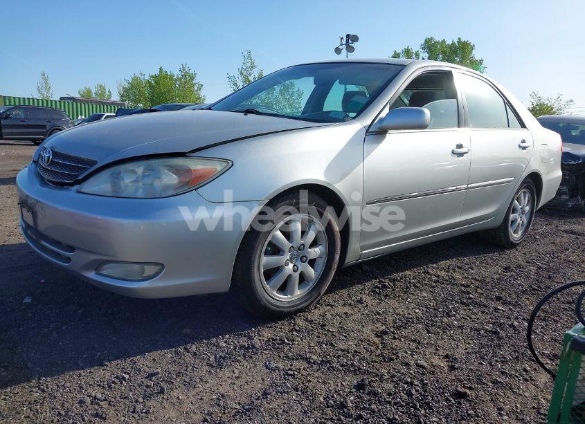 Photo 2 of 2003 Toyota Camry XLE (VIN 4T1BE30K43U227357)