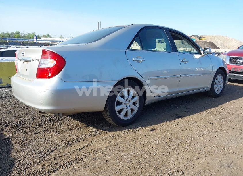 Photo 4 of 2003 Toyota Camry XLE (VIN 4T1BE30K43U227357)