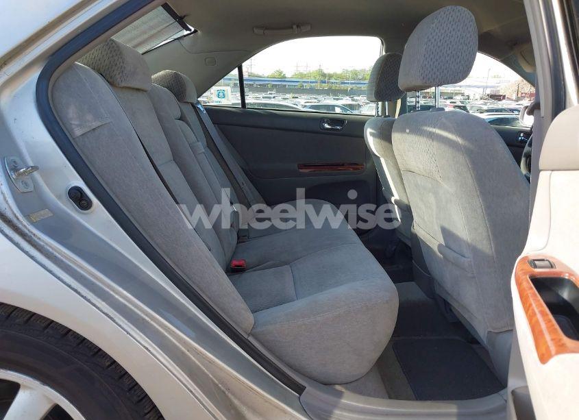 Photo 8 of 2003 Toyota Camry XLE (VIN 4T1BE30K43U227357)