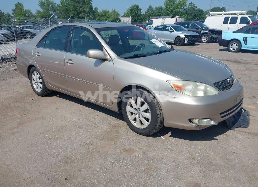 2003 Toyota Camry XLE (VIN 4T1BE30K43U693483) main photo