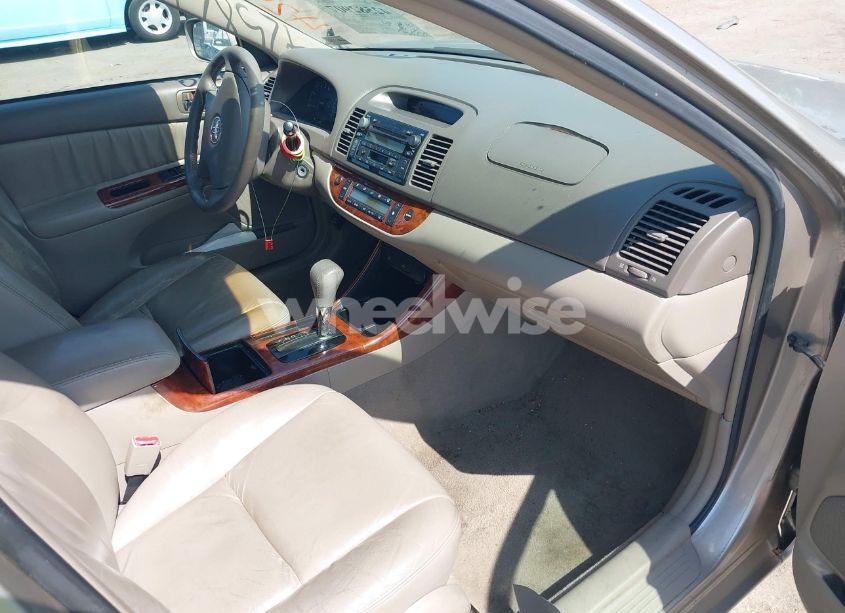 Photo 5 of 2003 Toyota Camry XLE (VIN 4T1BE30K43U693483)