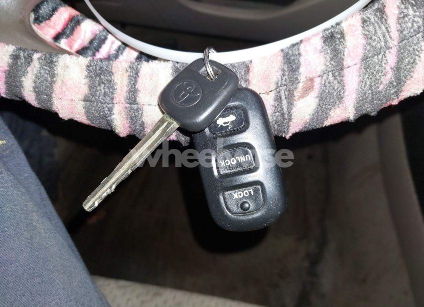 Photo 11 of 2003 Toyota Camry LE (VIN 4T1BE30K43U747042)