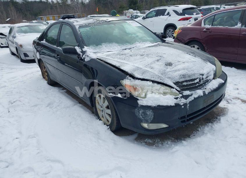 2004 Toyota Camry XLE (VIN 4T1BE30K44U296678) main photo