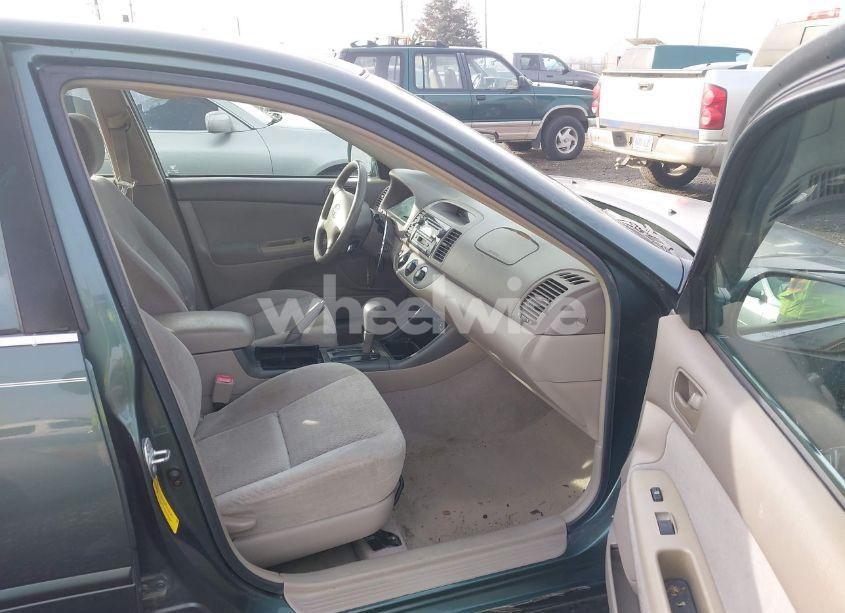 Photo 5 of 2004 Toyota Camry LE (VIN 4T1BE30K44U305606)