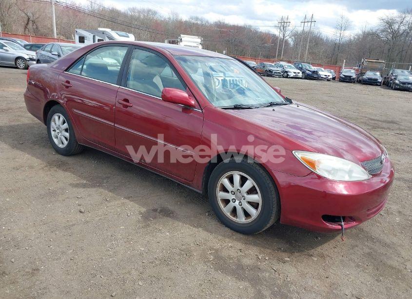 2004 Toyota Camry XLE (VIN 4T1BE30K44U375624) main photo