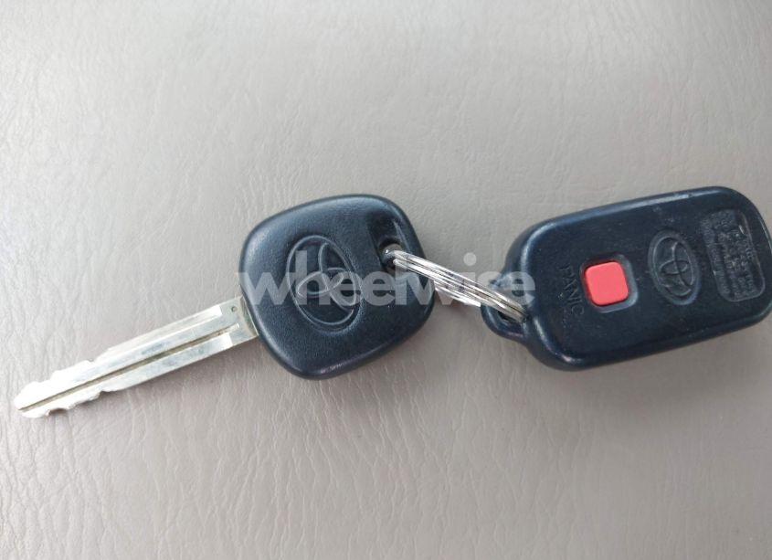 Photo 11 of 2004 Toyota Camry XLE (VIN 4T1BE30K44U375624)