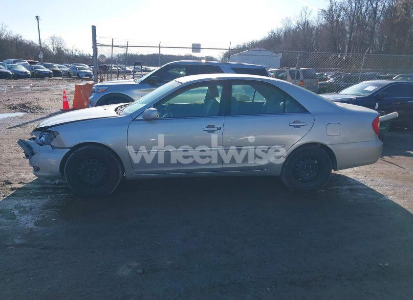 Photo 14 of 2004 Toyota Camry XLE (VIN 4T1BE30K44U834103)