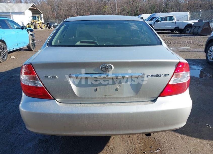 Photo 16 of 2004 Toyota Camry XLE (VIN 4T1BE30K44U834103)
