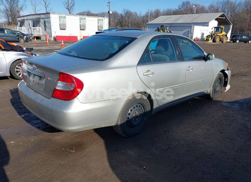 Photo 4 of 2004 Toyota Camry XLE (VIN 4T1BE30K44U834103)