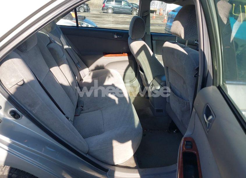 Photo 8 of 2004 Toyota Camry XLE (VIN 4T1BE30K44U834103)