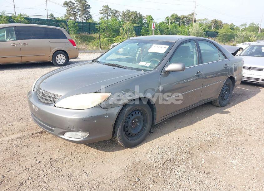 Photo 2 of 2004 Toyota Camry XLE (VIN 4T1BE30K44U845926)