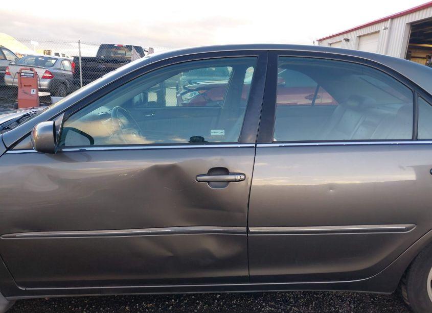 Photo 14 of 2004 Toyota Camry XLE (VIN 4T1BE30K44U930538)