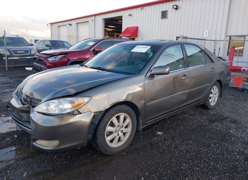 Photo 2 of 2004 Toyota Camry XLE (VIN 4T1BE30K44U930538)