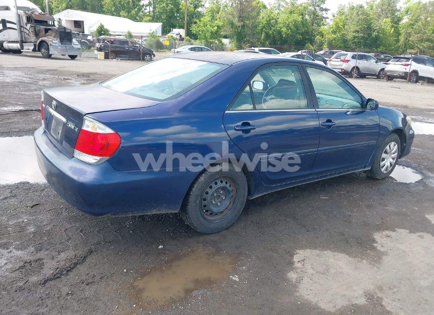 Photo 4 of 2005 Toyota Camry LE (VIN 4T1BE30K45U033169)