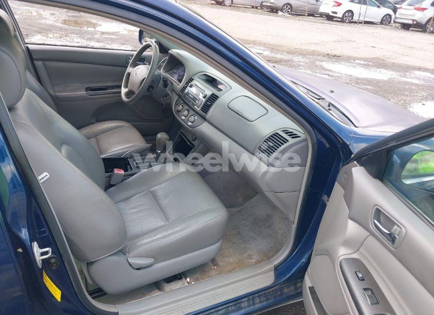 Photo 5 of 2005 Toyota Camry LE (VIN 4T1BE30K45U033169)