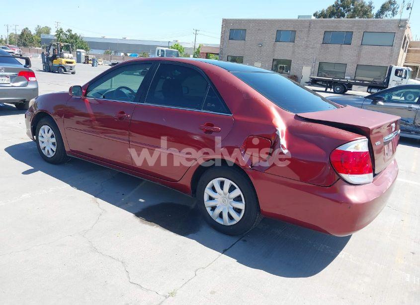 Photo 3 of 2005 Toyota Camry LE (VIN 4T1BE30K45U039764)