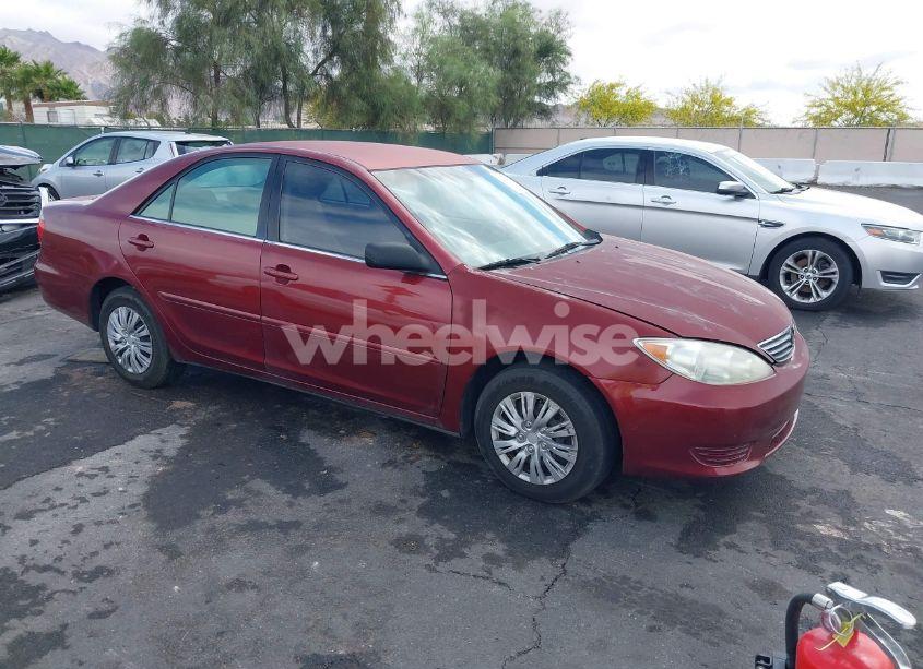 2005 Toyota Camry LE (VIN 4T1BE30K45U427612) main photo
