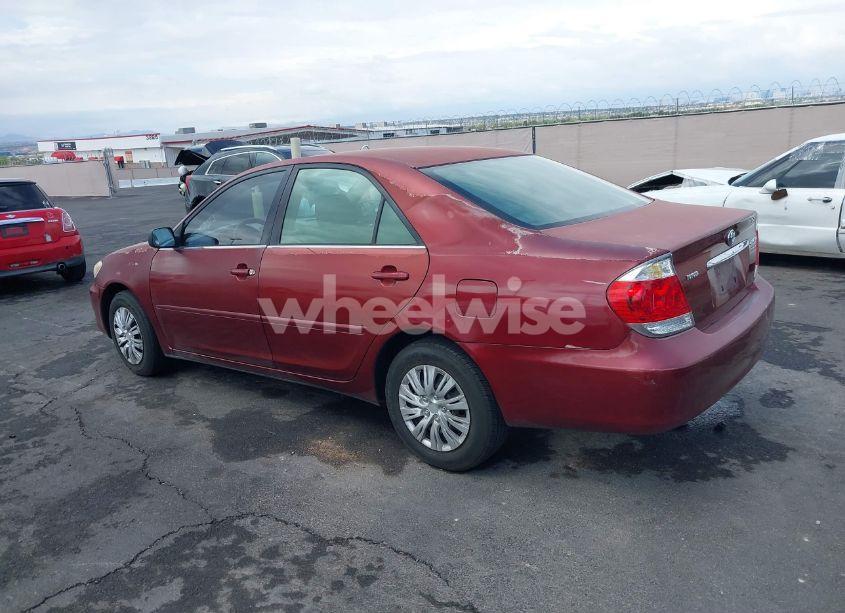 Photo 3 of 2005 Toyota Camry LE (VIN 4T1BE30K45U427612)