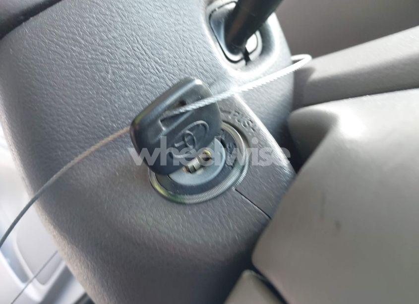 Photo 11 of 2005 Toyota Camry LE (VIN 4T1BE30K45U511395)