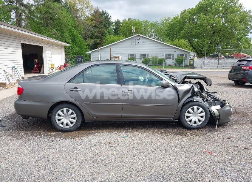 Photo 14 of 2005 Toyota Camry LE (VIN 4T1BE30K45U511395)
