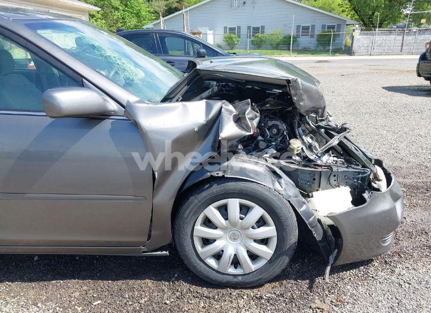 Photo 18 of 2005 Toyota Camry LE (VIN 4T1BE30K45U511395)