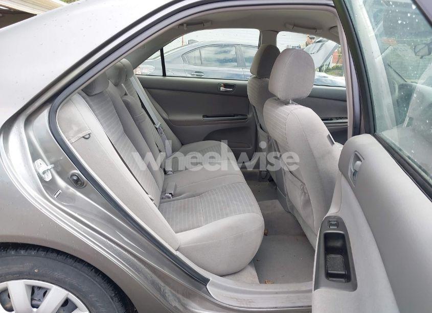 Photo 8 of 2005 Toyota Camry LE (VIN 4T1BE30K45U511395)