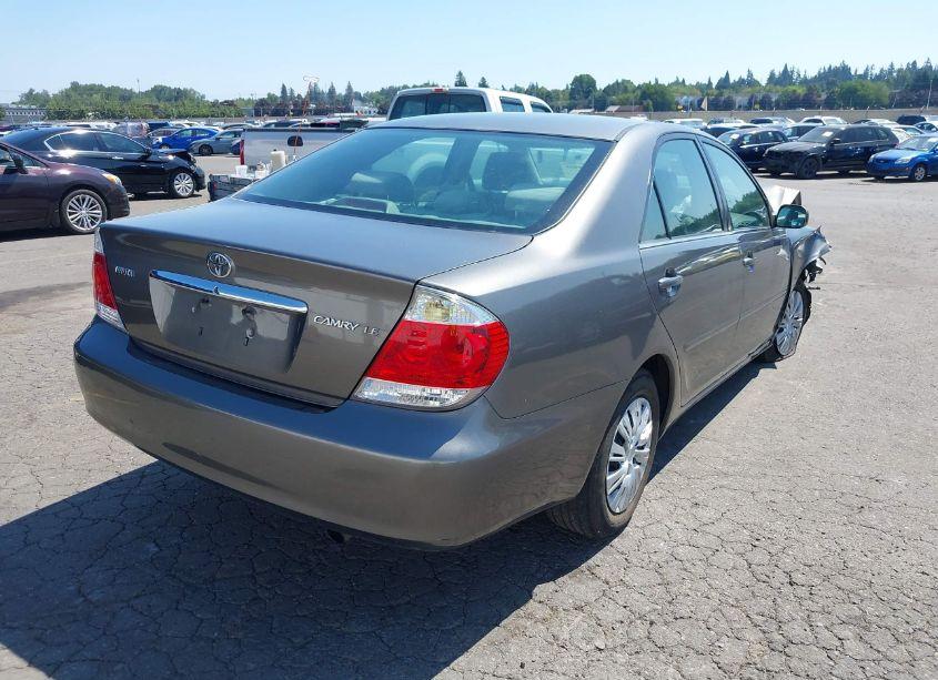 Photo 4 of 2005 Toyota Camry LE (VIN 4T1BE30K45U569345)