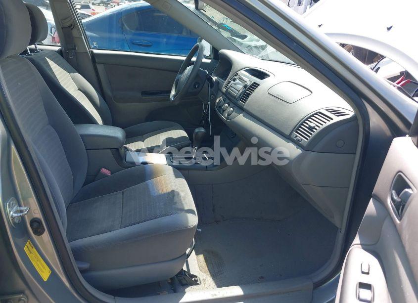 Photo 5 of 2005 Toyota Camry LE (VIN 4T1BE30K45U602280)