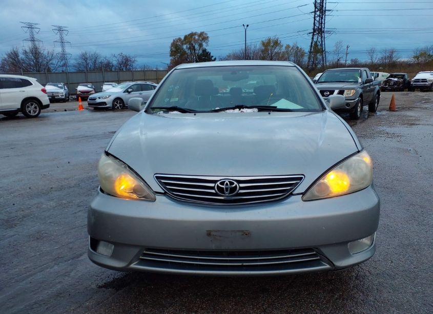 Photo 12 of 2005 Toyota Camry XLE (VIN 4T1BE30K45U614574)