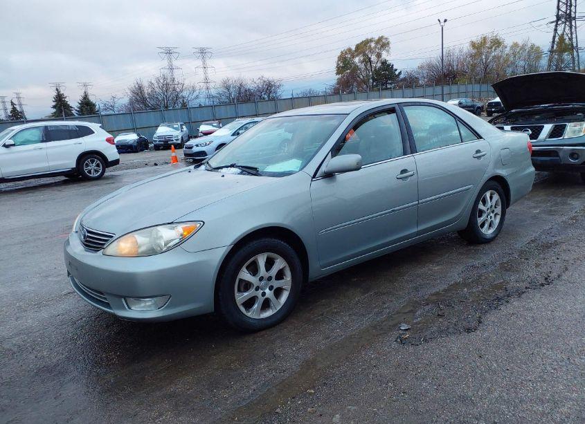 Photo 2 of 2005 Toyota Camry XLE (VIN 4T1BE30K45U614574)