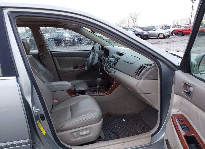 Photo 5 of 2005 Toyota Camry XLE (VIN 4T1BE30K45U614574)