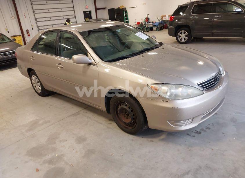 2006 Toyota Camry LE (VIN 4T1BE30K46U646104) main photo