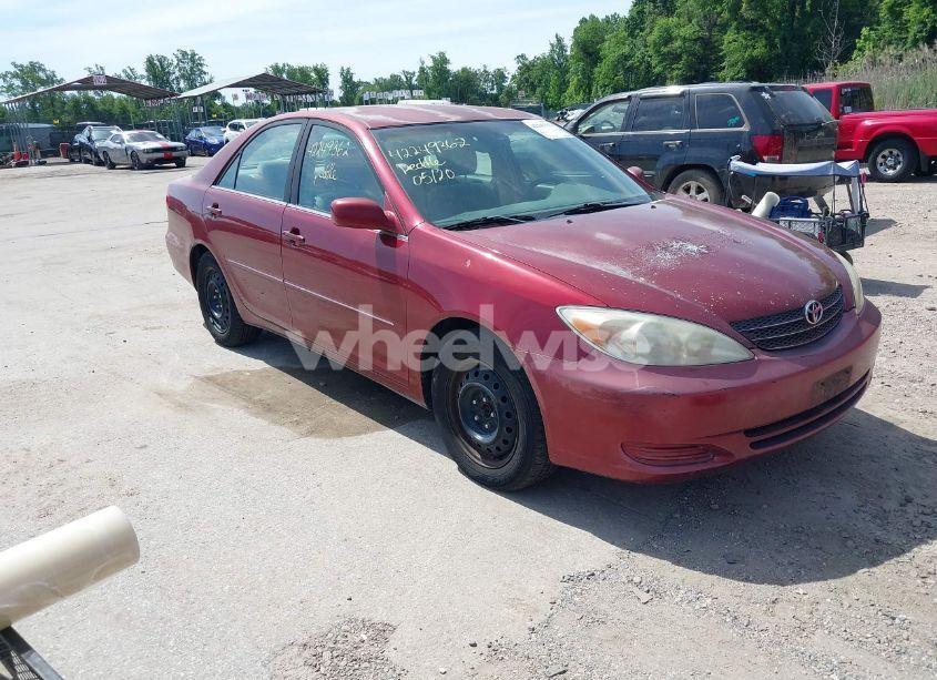 2002 Toyota Camry XLE (VIN 4T1BE30K52U099242) main photo