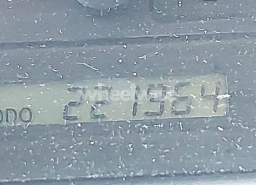 Photo 12 of 2002 Toyota Camry XLE (VIN 4T1BE30K52U099242)