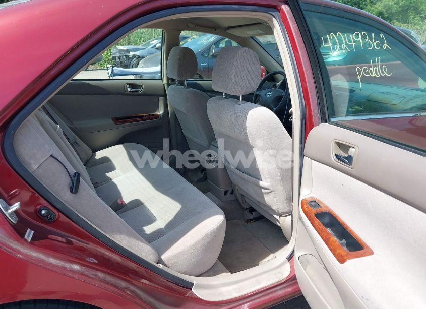 Photo 8 of 2002 Toyota Camry XLE (VIN 4T1BE30K52U099242)