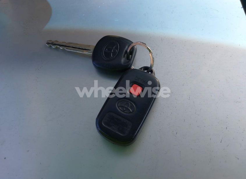 Photo 11 of 2002 Toyota Camry XLE (VIN 4T1BE30K52U620072)