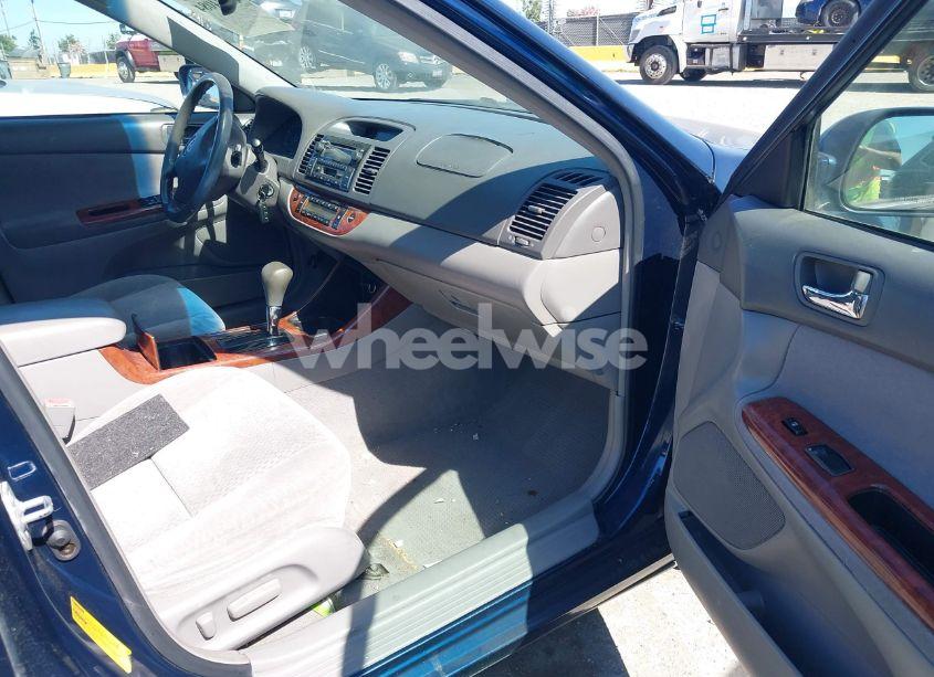 Photo 5 of 2002 Toyota Camry XLE (VIN 4T1BE30K52U620072)