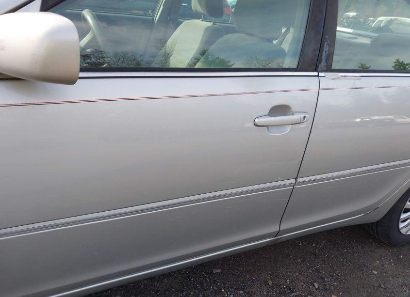 Photo 6 of 2003 Toyota Camry XLE (VIN 4T1BE30K53U251134)