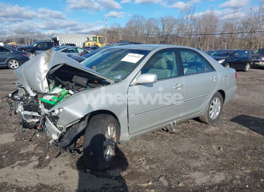 Photo 2 of 2004 Toyota Camry XLE (VIN 4T1BE30K54U868728)
