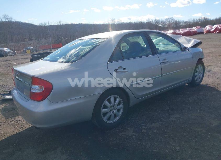 Photo 4 of 2004 Toyota Camry XLE (VIN 4T1BE30K54U868728)