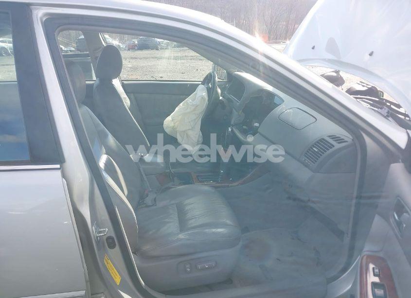 Photo 5 of 2004 Toyota Camry XLE (VIN 4T1BE30K54U868728)