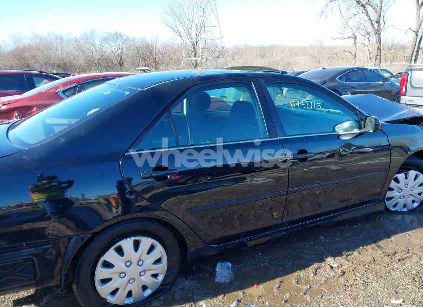 Photo 14 of 2005 Toyota Camry SE (VIN 4T1BE30K55U008118)