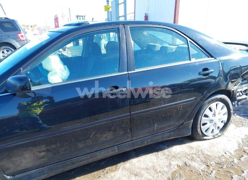 Photo 15 of 2005 Toyota Camry SE (VIN 4T1BE30K55U008118)