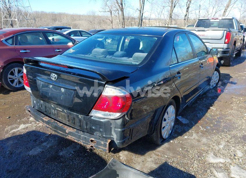 Photo 4 of 2005 Toyota Camry SE (VIN 4T1BE30K55U008118)