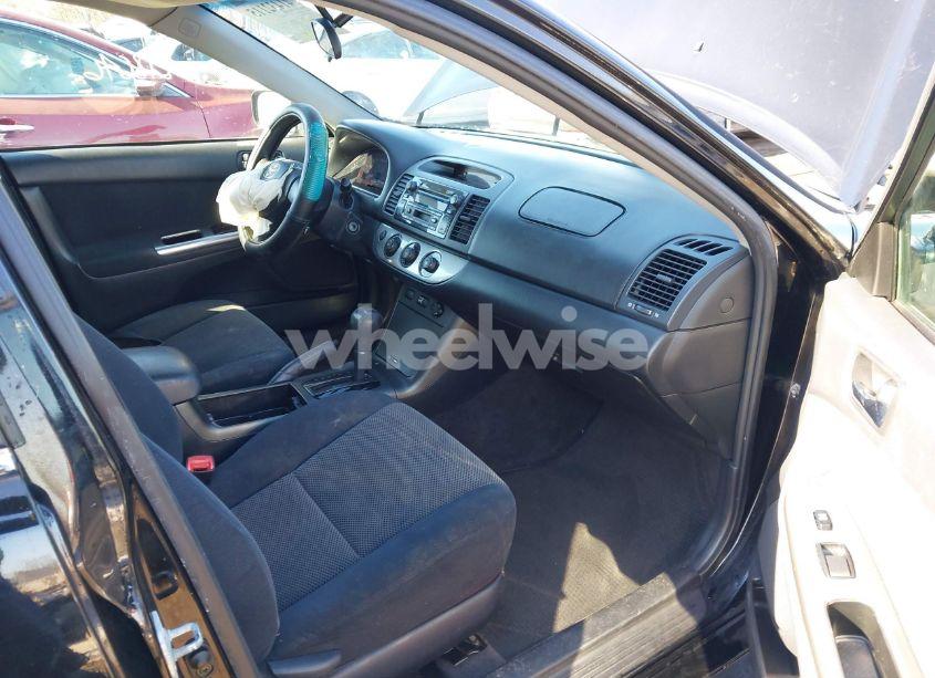 Photo 5 of 2005 Toyota Camry SE (VIN 4T1BE30K55U008118)