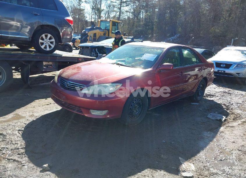 Photo 2 of 2005 Toyota Camry XLE (VIN 4T1BE30K55U068397)