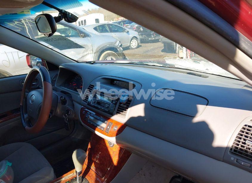 Photo 5 of 2005 Toyota Camry XLE (VIN 4T1BE30K55U068397)