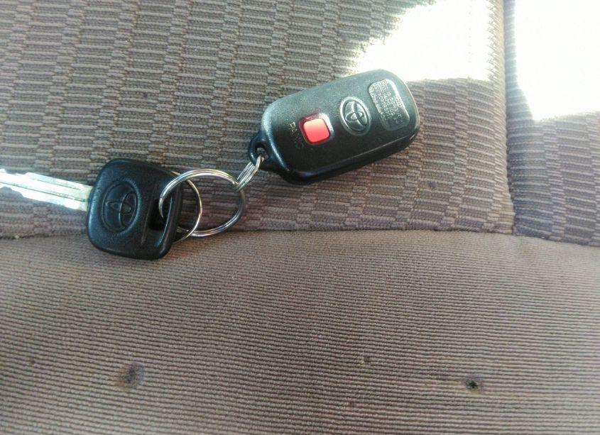 Photo 11 of 2005 Toyota Camry LE (VIN 4T1BE30K55U075611)